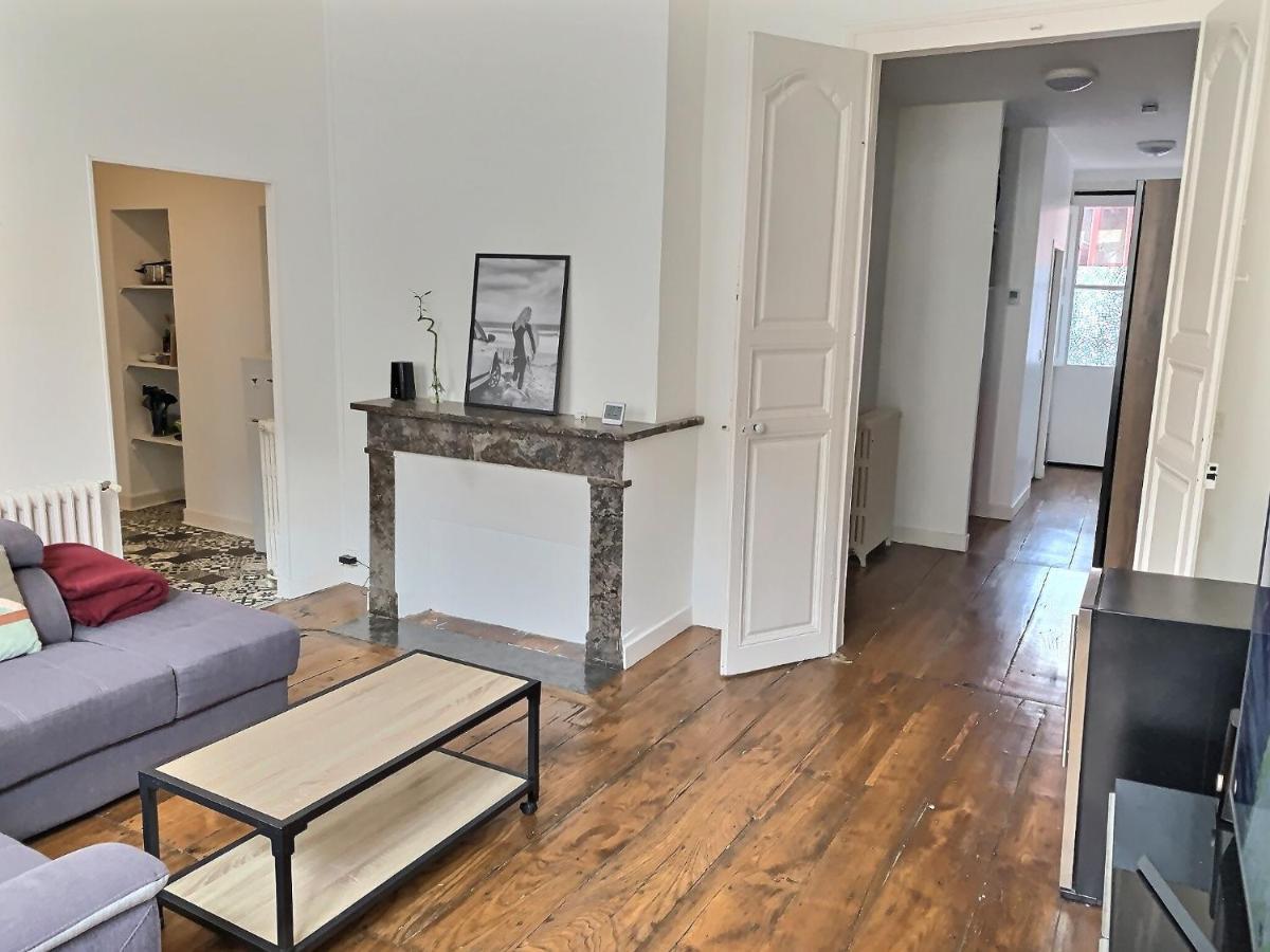 Wonderhost, Superbes Volumes Et Charme De L'Ancien Daire Pau Dış mekan fotoğraf