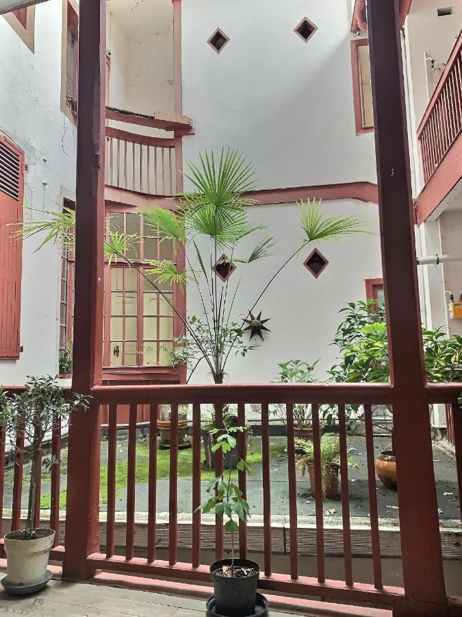 Wonderhost, Superbes Volumes Et Charme De L'Ancien Daire Pau Dış mekan fotoğraf